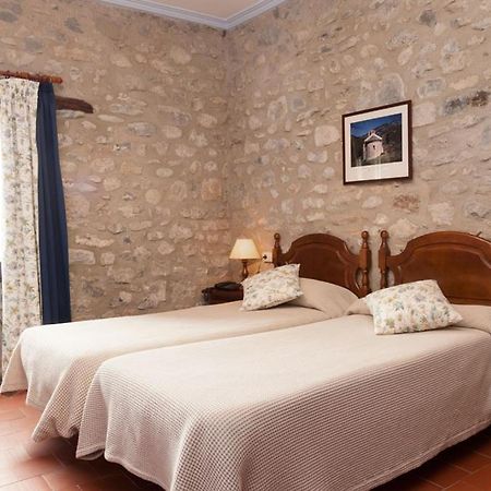 Hostal De La Rovira Oix Eksteriør bilde
