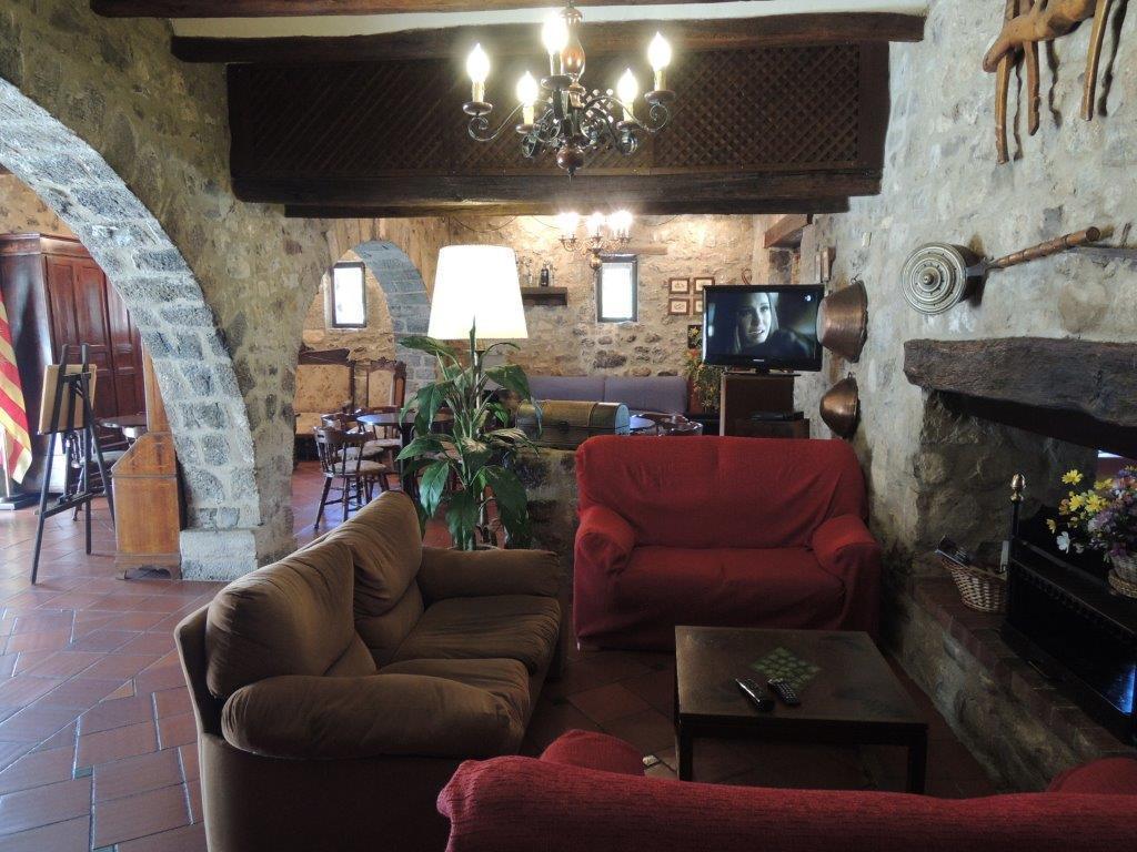 Hostal De La Rovira Oix Eksteriør bilde