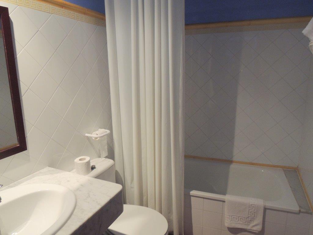 Hostal De La Rovira Oix Eksteriør bilde