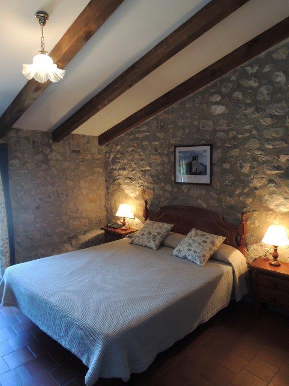 Hostal De La Rovira Oix Eksteriør bilde