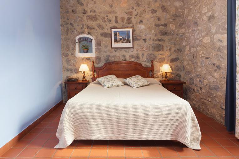 Hostal De La Rovira Oix Eksteriør bilde