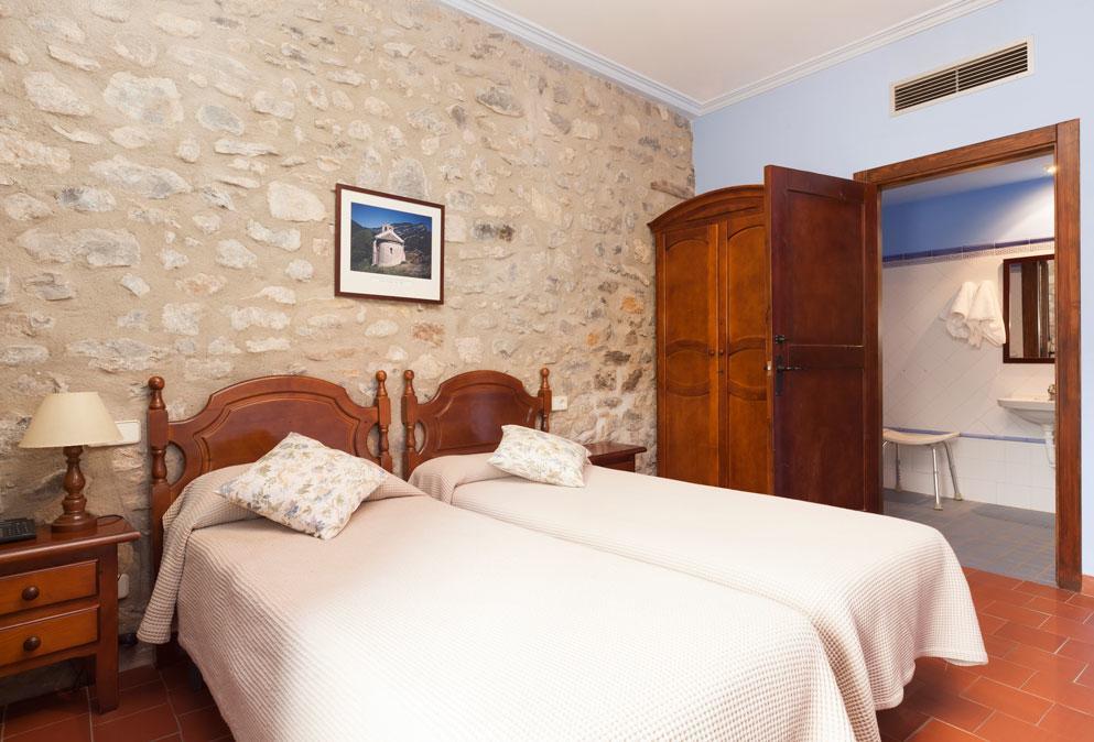 Hostal De La Rovira Oix Eksteriør bilde