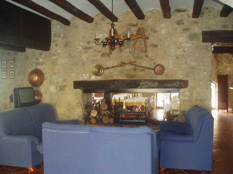 Hostal De La Rovira Oix Eksteriør bilde
