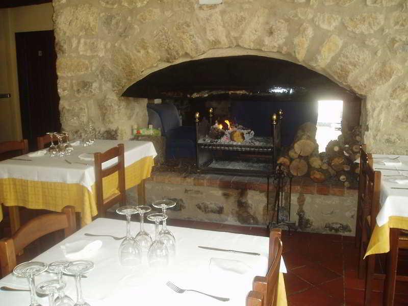 Hostal De La Rovira Oix Eksteriør bilde
