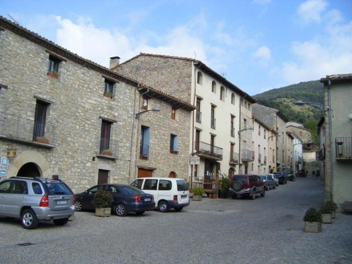 Hostal De La Rovira Oix Eksteriør bilde
