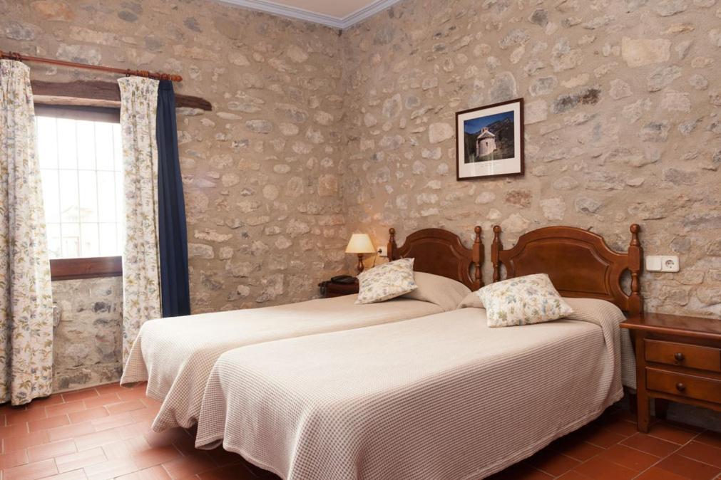 Hostal De La Rovira Oix Eksteriør bilde